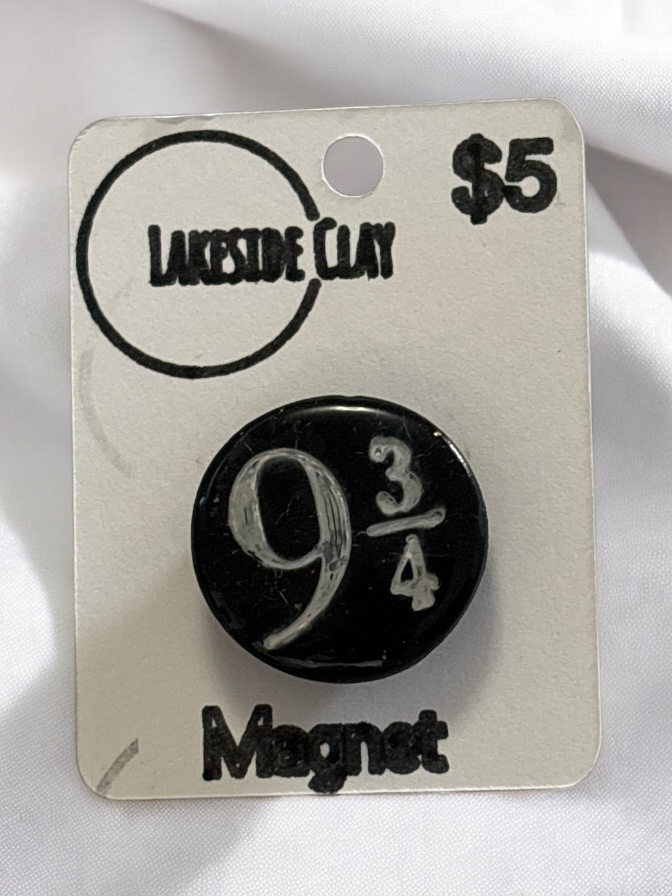 Black 9 3/4 Magnet