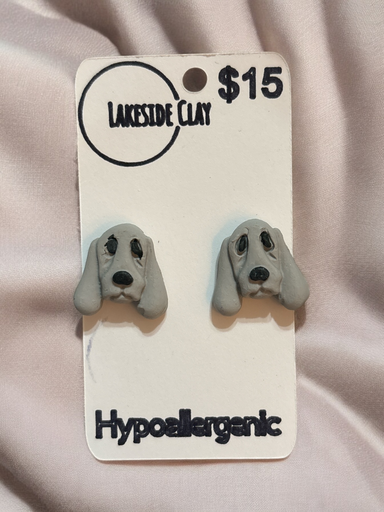 [47-6] Grey Hound Dog Studs