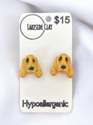 [47-4] Gold Hound Dog Studs