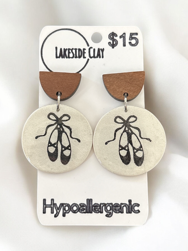 [48-8] Ivory Ballet Slipper Circles